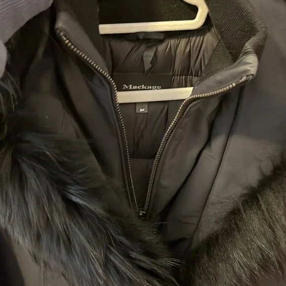 MACKAGE Trish down coat with blue fox fur Signature Collar, Like New, Black, S/P - Picture 6 of 7